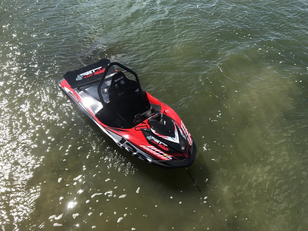 Jet Kart rouge vue de dessus